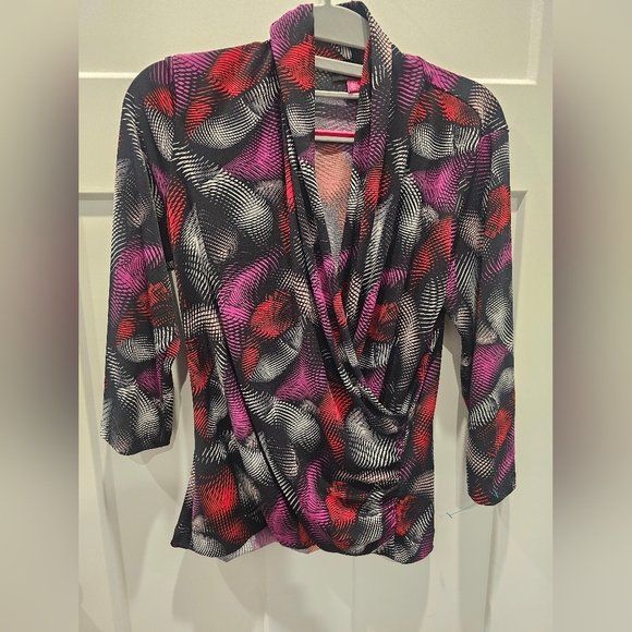 Vince Camuto Petite Medium Abstract Print Surplice Draped Blouse Top 3/4 Sleeve - Picture 1 of 9